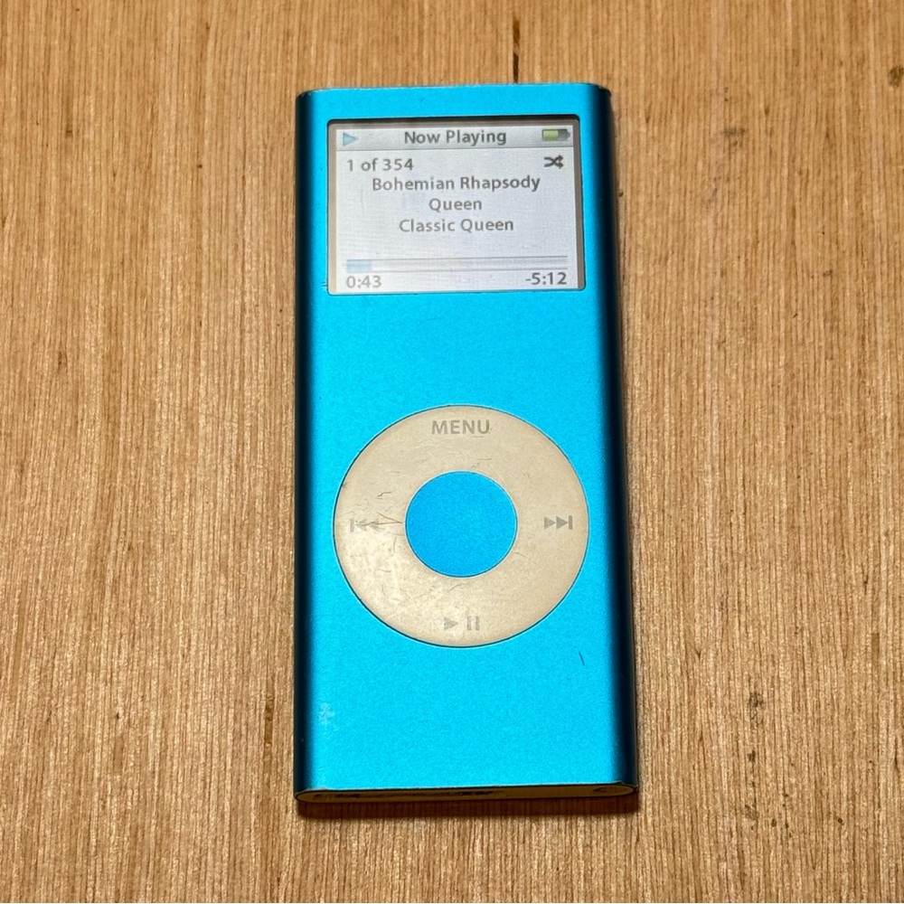 iPod Nano 2ndGen 4GB Blue Model:A1199 w/354-Songs Button Issues Read Info Below!